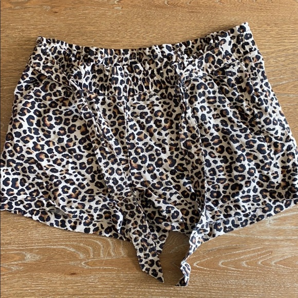 Jolt Leopard Shorts - Picture 1 of 3